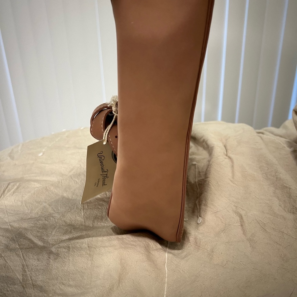 Universal Thread Purse - Picture 5 of 6